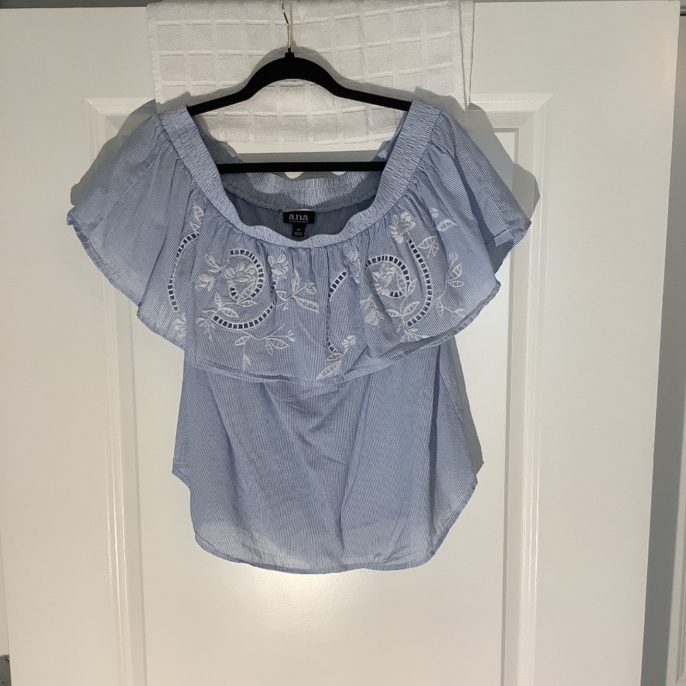 A New Approach Ladies Pull Over Stripped Top Light Blue/White Size M